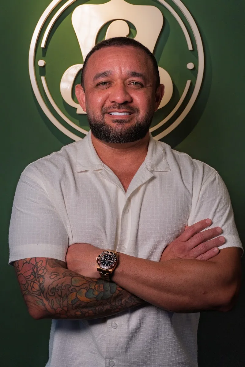 Cleiton, profissional da equipe Cleiton Barbearia